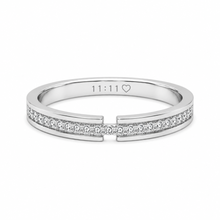 Moissanite Women’s Ring